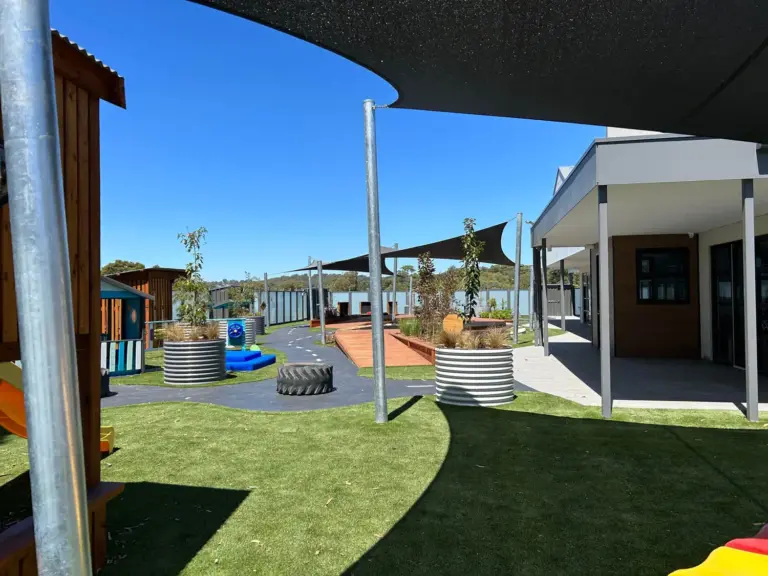 Little Lane Diamond Creek centre gallery
